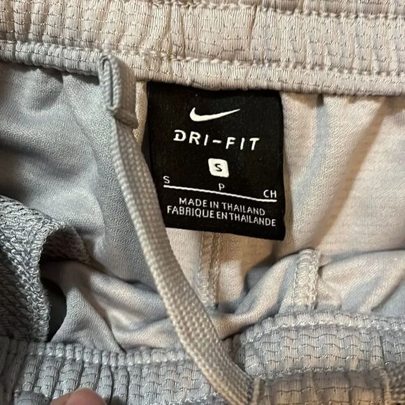 Nike youth small shorts  - Picture 2 of 3